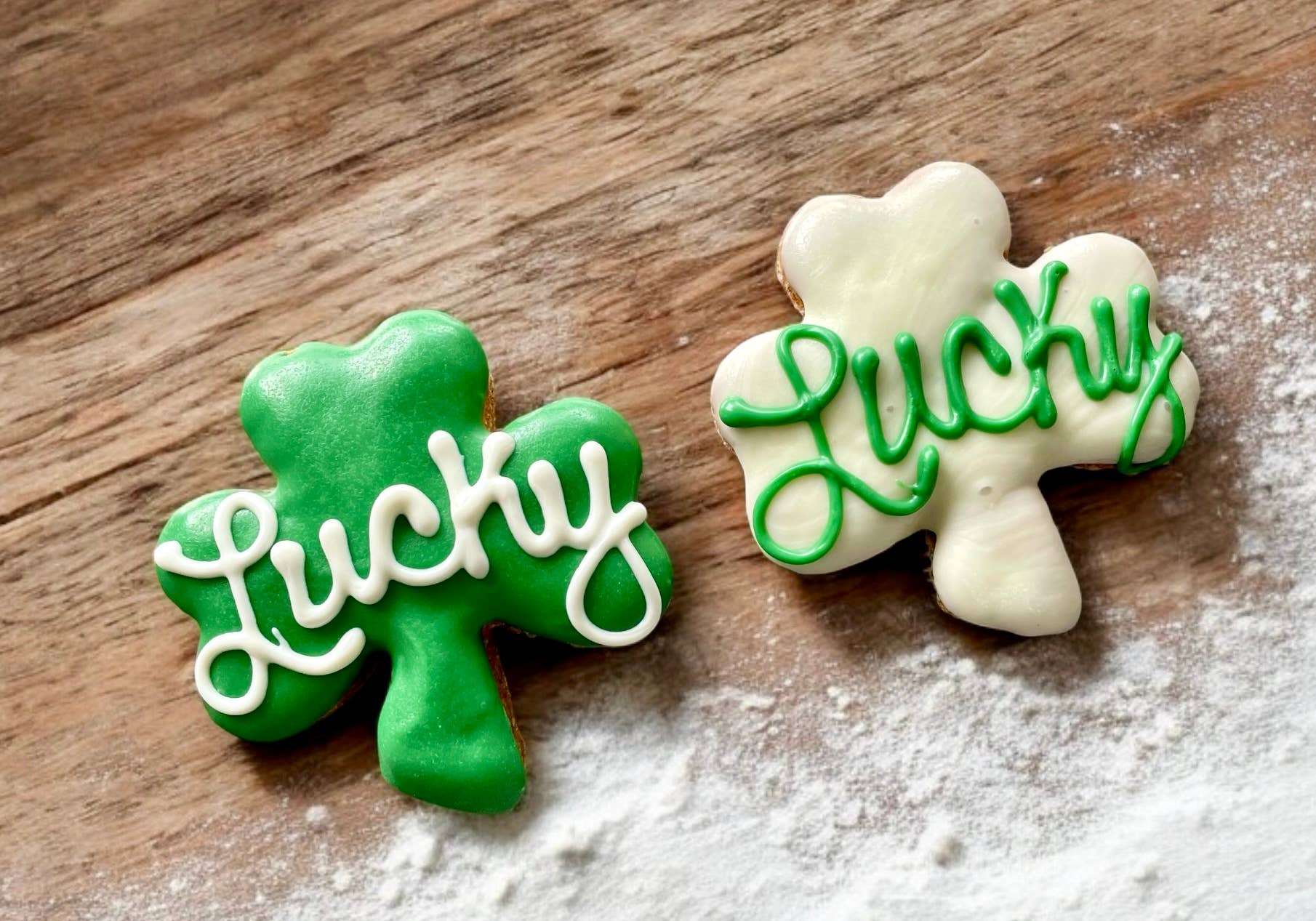 Lucky 🍀 Clover
St PAWTY Day dog treats