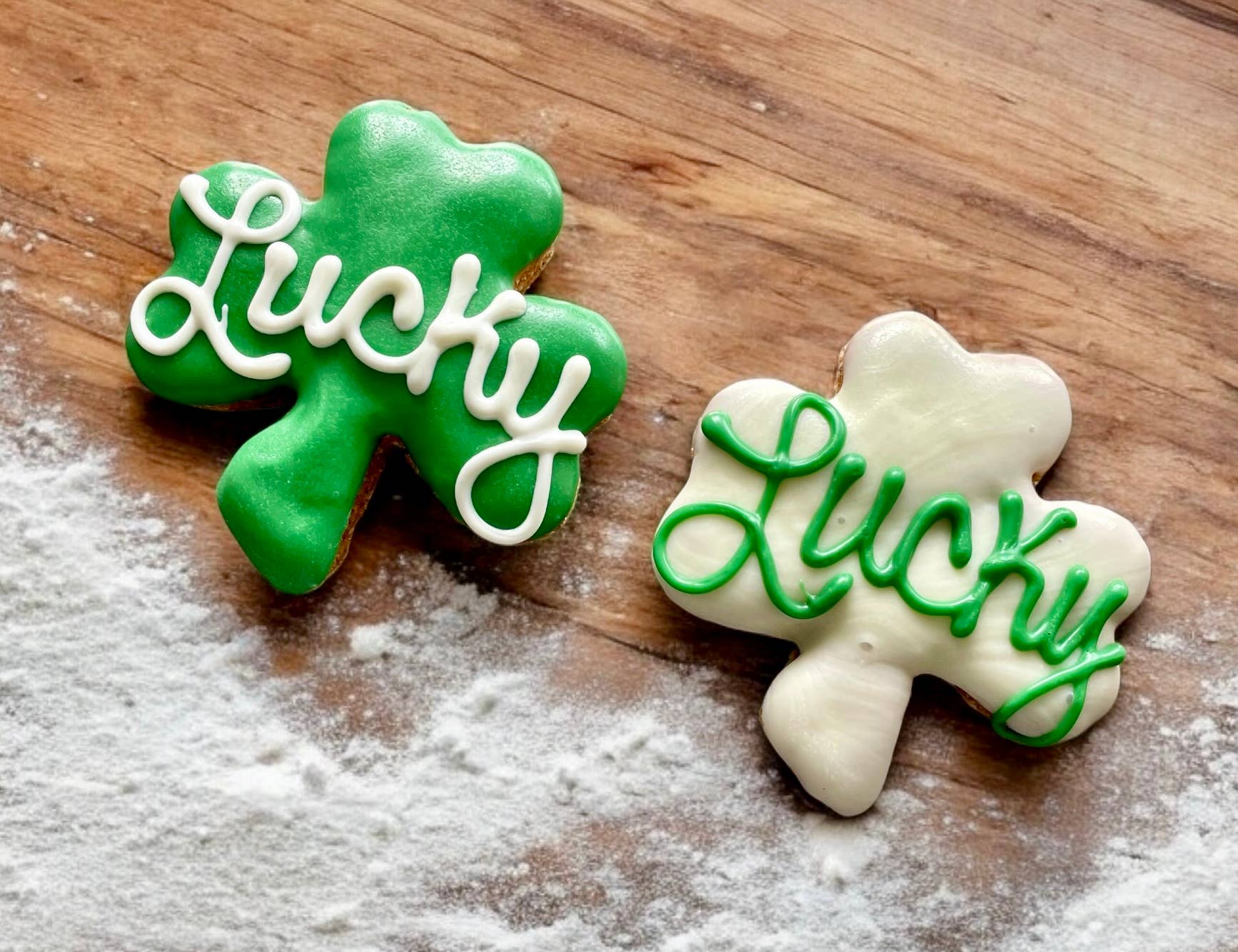Lucky 🍀 Clover
St PAWTY Day dog treats