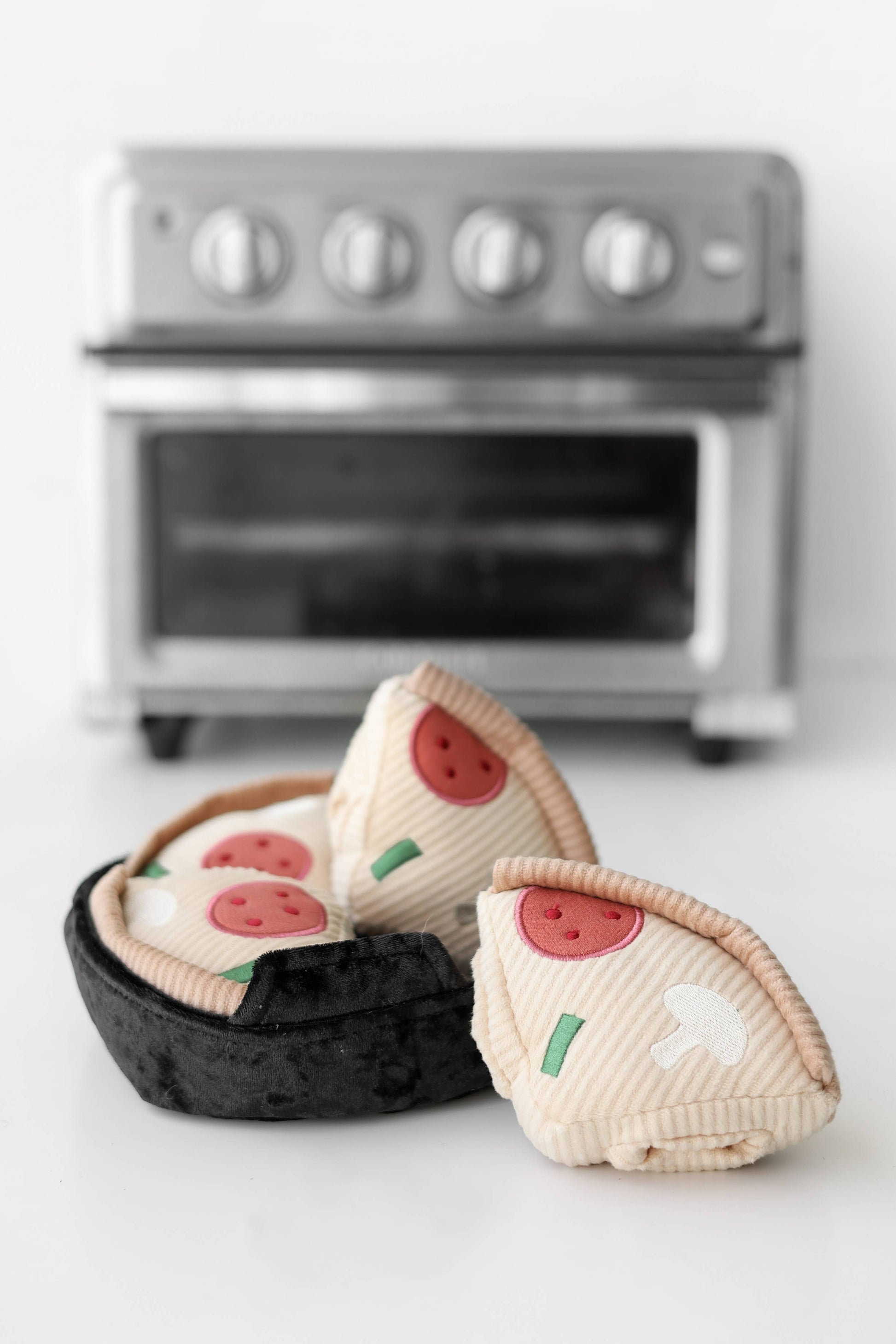 DEEP DISH PIZZA//ENRICHMENT DOG TOY